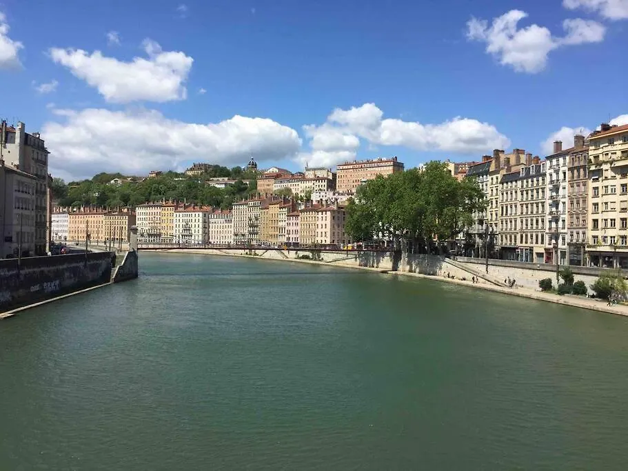Studio Close Fourviere Very Quiet & Small Terrace Apartment Lyon
