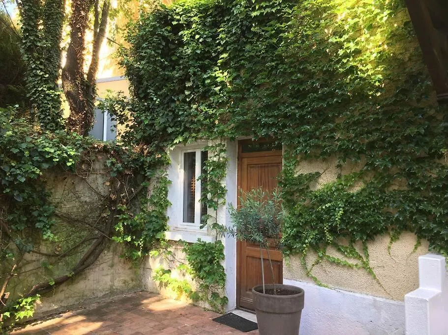 Appartement Studio Close Fourviere Very Quiet & Small Terrace à Lyon