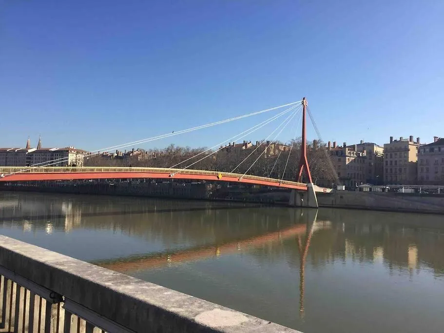 Apartament Studio Close Fourviere Very Quiet & Small Terrace Lyon
