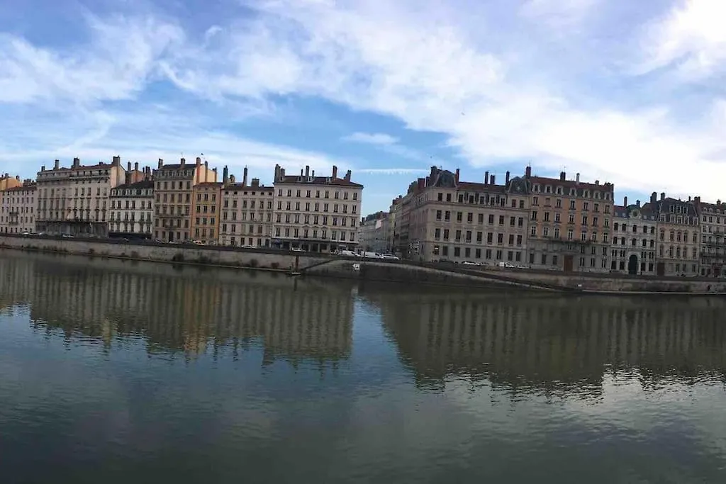 Apartament Studio Close Fourviere Very Quiet & Small Terrace Lyon Francja
